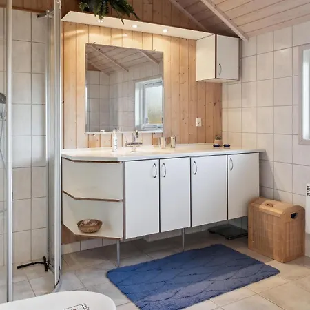 4 Bedroom Amazing In *